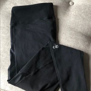 GUC ALO YOGA leggings.